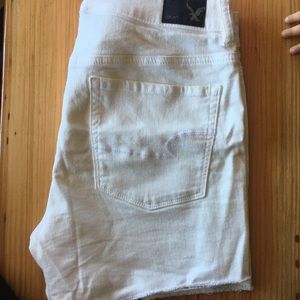 American Eagle Hi Rise Shortie White